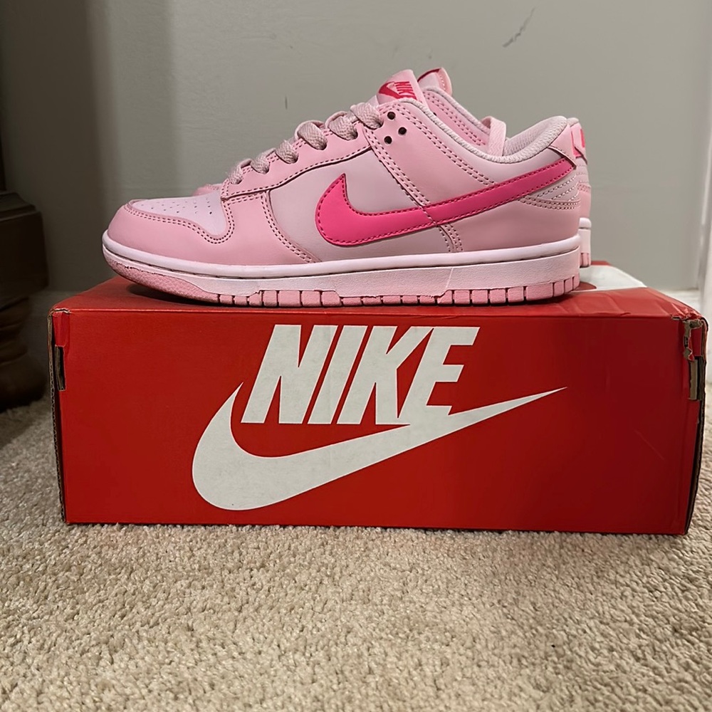 Nike Tripe Pink Dunk Size 6.5
